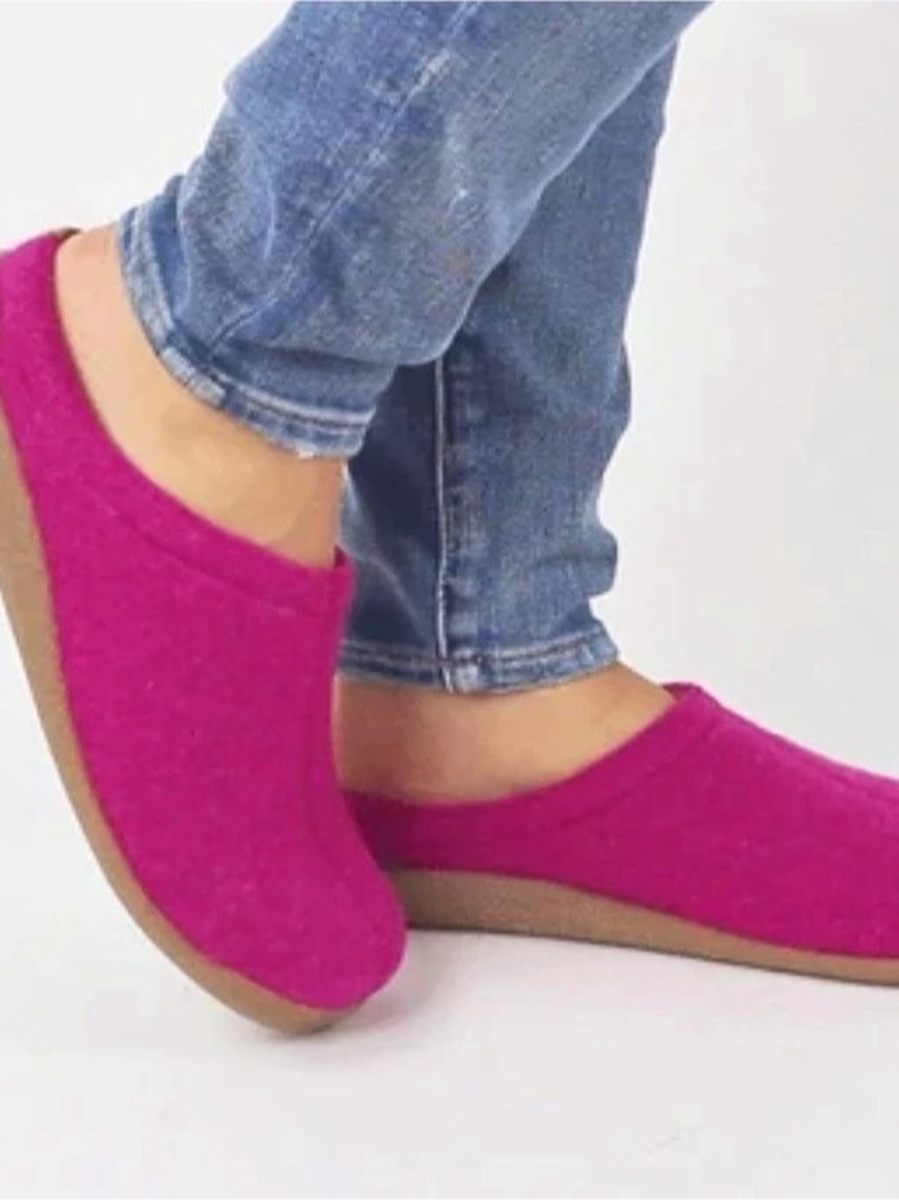 $150 Sanitra Lodge Slide Slipper Pink Slippers US 10